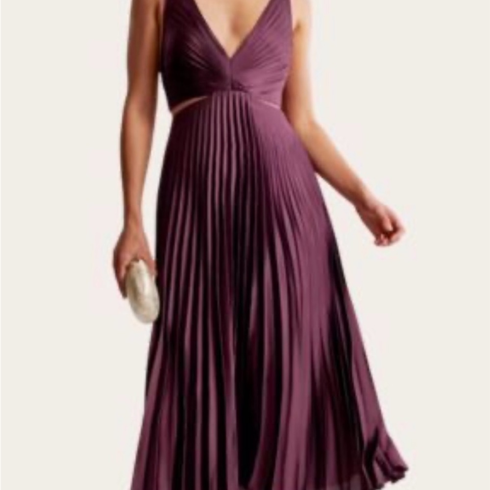 Abercrombie & Fitch Giselle Pleated Cutout Maxi Dress - Burgundy